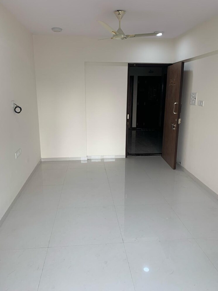 Living Room, khandelwal-sai-iconic 2 Bedroom 1000 Sq.Ft. Apartment In Andheri West Mumbai 9183844