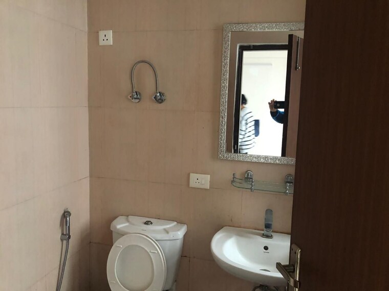 Bathroom, ramprastha-city-the-atrium 3 Bedroom 1285 Sq.Ft. Apartment In Sector 37d Gurgaon 9183876