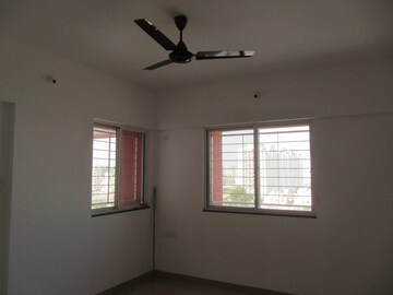 Room in 2 BHK Apartment at Kishor Platinum Towers, Wakad – for Rent