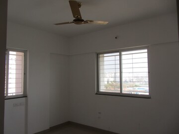 Room in 2 BHK Apartment at Kishor Platinum Towers, Wakad – for Rent