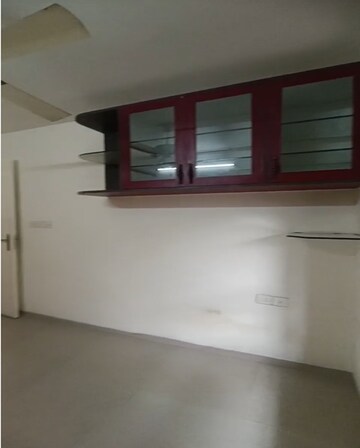 Bedroom in 2 BHK Apartment at Kukreja Sai Deep, Chembur – for Rent