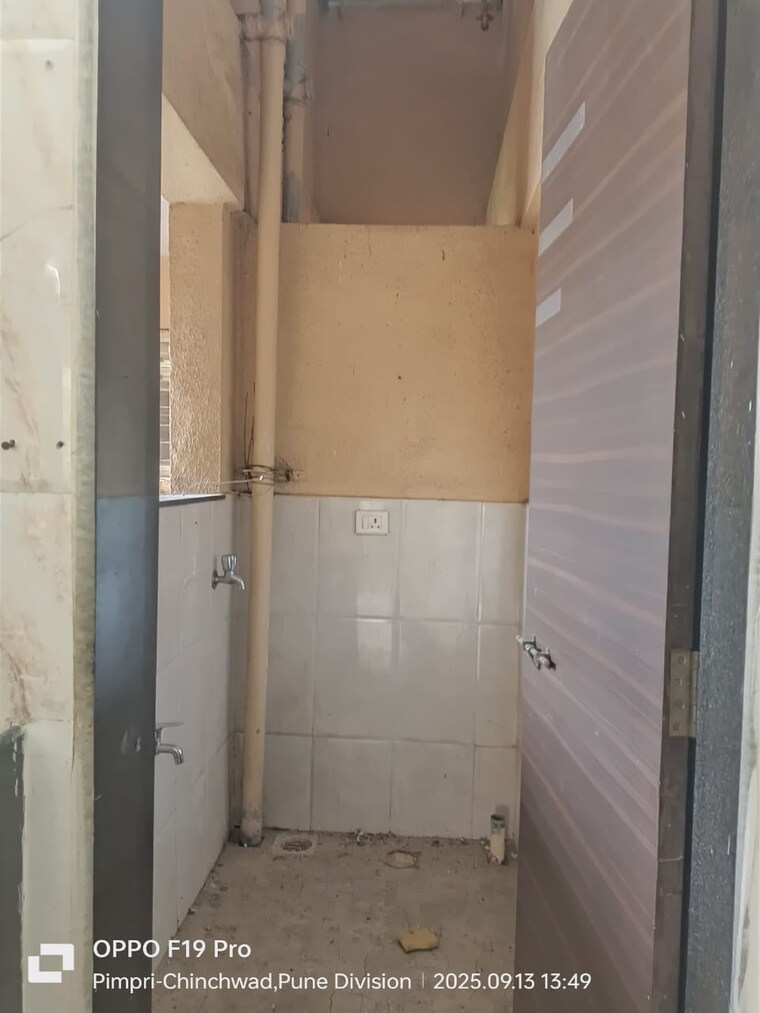 Bathroom, gk-vedanta 2 Bedroom 986 Sq.Ft. Apartment In Wakad Pune 9183896