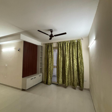 Room in 3.5 BHK Apartment at Imperia Esfera, Garoli Kalan – for Rent