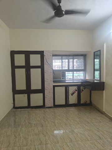 Room in 2 BHK Apartment at Kendriya Vihar Seawoods, Seawoods West – for Rent