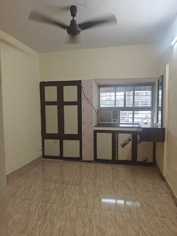 Room in 2 BHK Apartment at Kendriya Vihar Seawoods, Seawoods West – for Rent