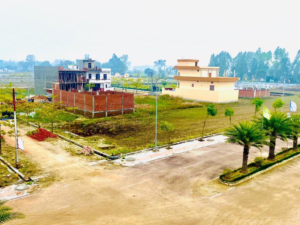 Plot For Sale in Sector 6 Wave City