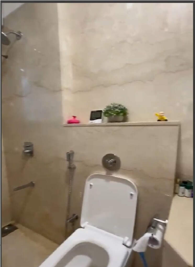 Attached Bathroom, platinum-life 3 Bedroom 900 Sq.Ft. Apartment In Andheri West Mumbai 9183911