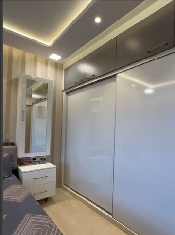 Room in 3 BHK Apartment at Platinum Life, Andheri West – for Sale