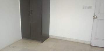 Room in 2 BHK Apartment at Brookhill Tower, Andheri West – for Rent