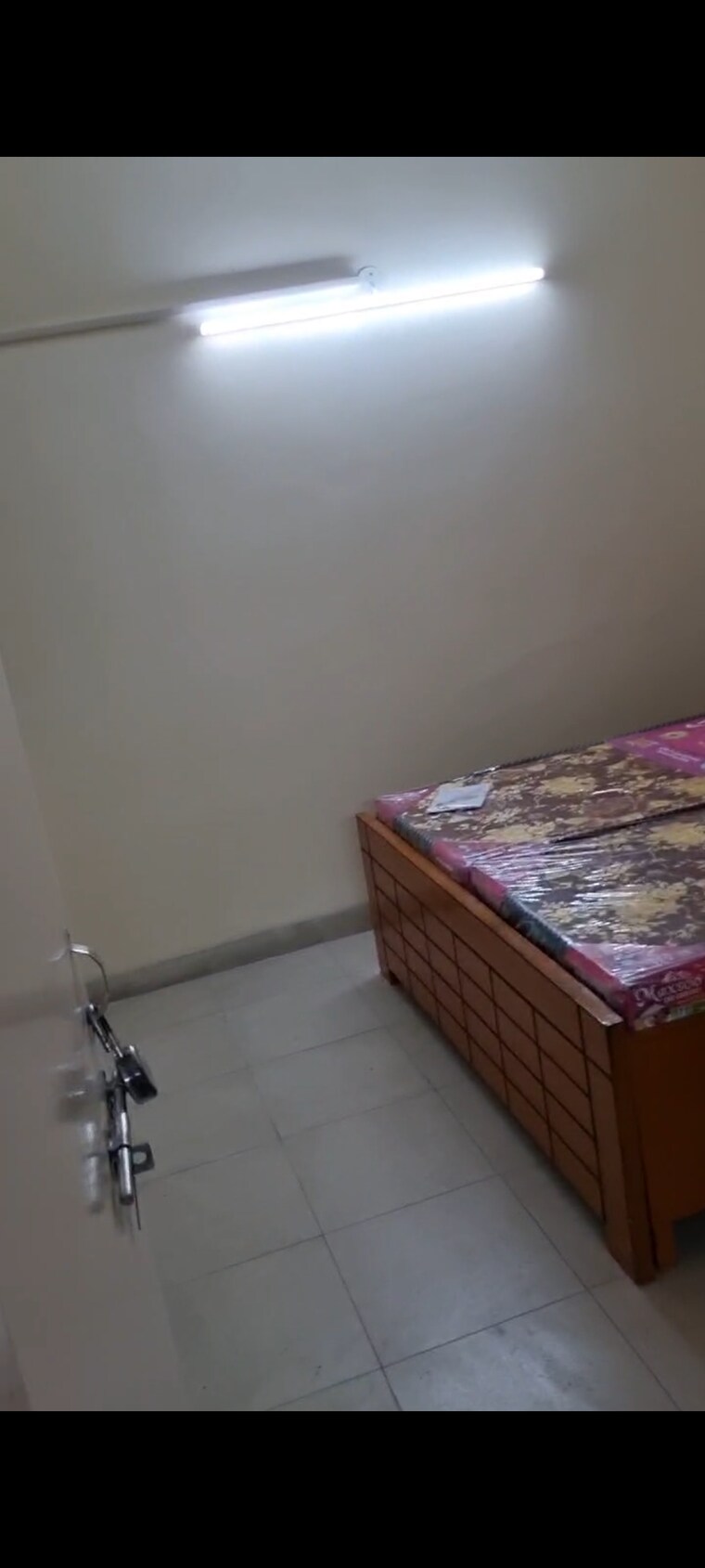 Bedroom, wave-city 1 Bedroom 578 Sq.Ft. Apartment In Wave City Ghaziabad 9184001