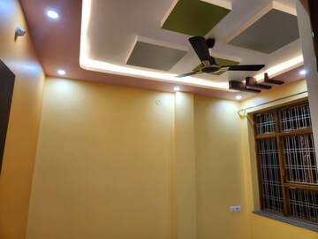 Living Room in 2 BHK Builder Floor at Gomti Nagar – for Rent