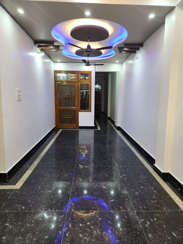 Building Lobby in 2 BHK Builder Floor at Gomti Nagar – for Rent
