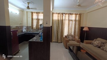 Team Area in 2.5 BHK Apartment at Parsvnath Royale Floors, Uattardhona – for Rent