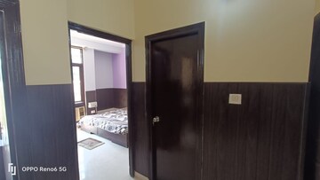 Room in 2.5 BHK Apartment at Parsvnath Royale Floors, Uattardhona – for Rent