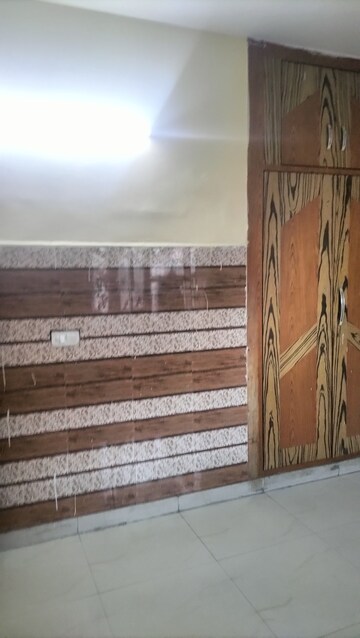 Furnished Amenities in 2.5 BHK Apartment at SRS Royal Hills, Sector 87 – for Rent