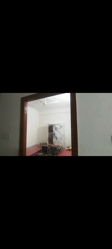 Room in 2.5 BHK Builder Floor at Nijampur Malhaur – for Rent