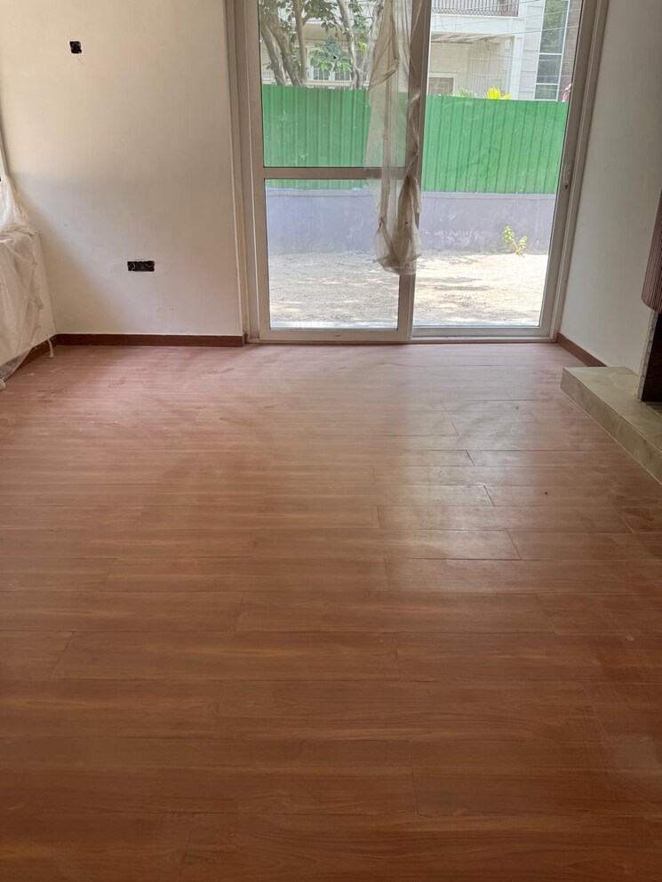 Room, south extension ii 6+ Bedroom 14000 Sq.Ft. Independent House In South Extension ii Delhi 9184192