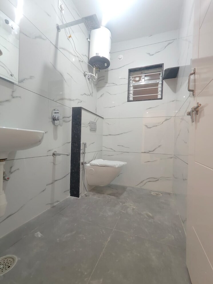 Bathroom, venkateshwara-nilaya-iti-layout 1 Bedroom 500 Sq.Ft. Builder Floor In Hsr Layout Bangalore 9184186