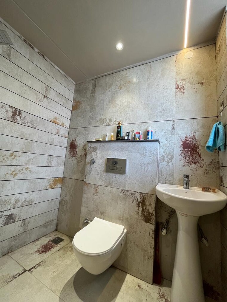 Bathroom, bcl-chinar-homes 3 Bedroom 1900 Sq.Ft. Apartment In Dhakoli Zirakpur 9184251