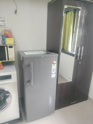 Furnished Amenities in 2 BHK Apartment at Kanakia Rainforest, Andheri East – for Rent