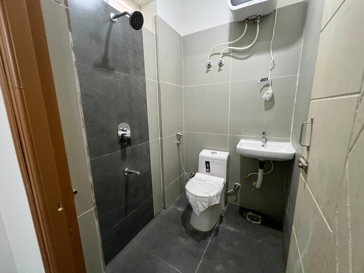 Bathroom, whitefield 1 Bedroom 450 Sq.Ft. Apartment In Whitefield Bangalore 9184065