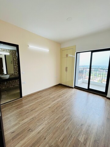 Room in 3 BHK Apartment at Gulshan Bellina, Sector 16 Greater Noida – for Sale