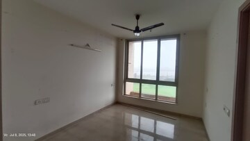 Room in 3 BHK Apartment at Hiranandani Estate Rodas Enclave, Ghodbunder Road – for Rent