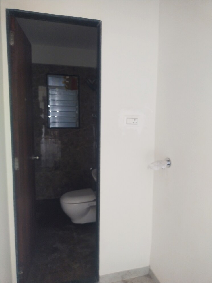 Bathroom, vidyavihar east 1 Bedroom 460 Sq.Ft. Apartment In Vidyavihar East Mumbai 9184325
