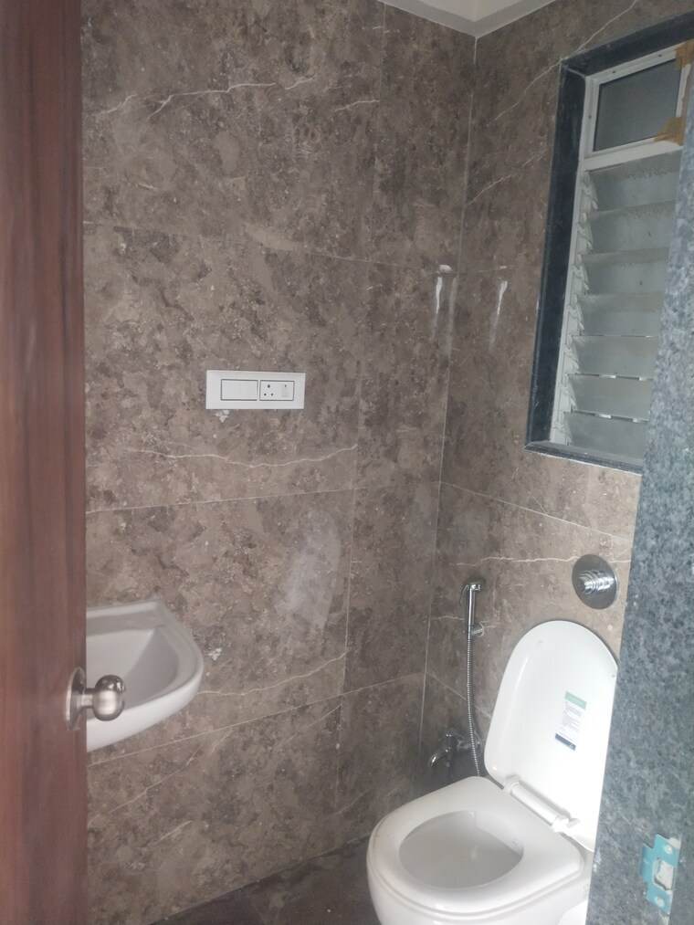 Bathroom, vidyavihar east 1 Bedroom 460 Sq.Ft. Apartment In Vidyavihar East Mumbai 9184325