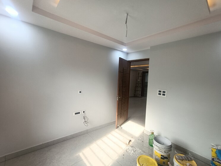 Room, rps-palms 3 Bedroom 11025 Sq.Yd. Builder Floor In Sector 88 Faridabad 9184347