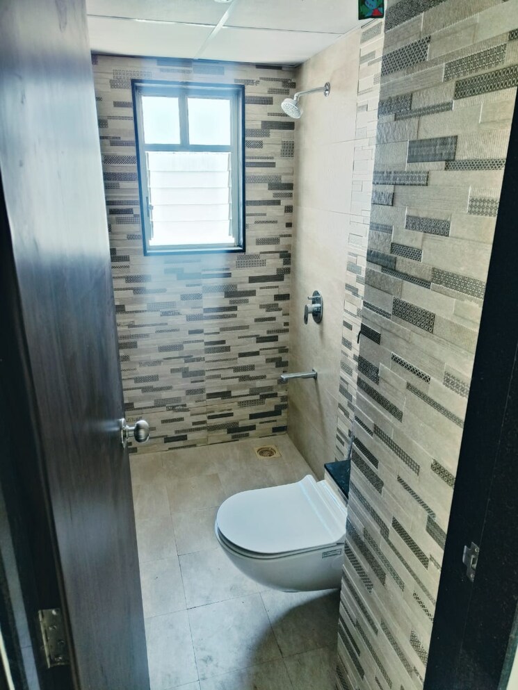 Bathroom, jhamtani-vision-ace-phase-1 2 Bedroom 631 Sq.Ft. Apartment In Tathawade Pune 9184422