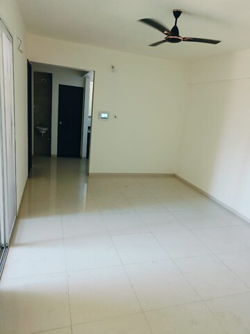 Room in 2 BHK Apartment at Jhamtani Vision Ace Phase 1, Tathawade – for Rent