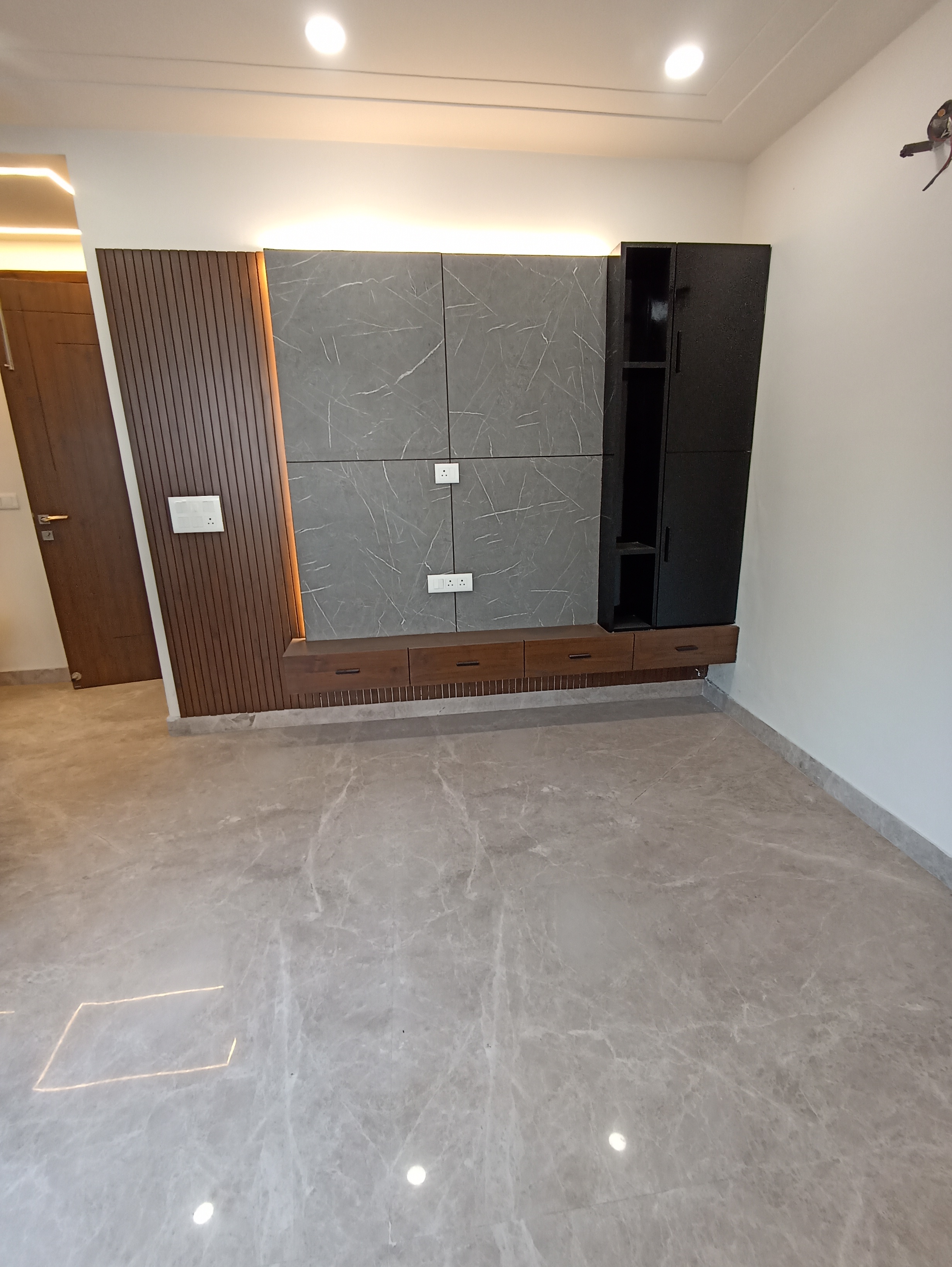 3 BHK + Pooja Room Apartment For Rent in Sunder Apartment