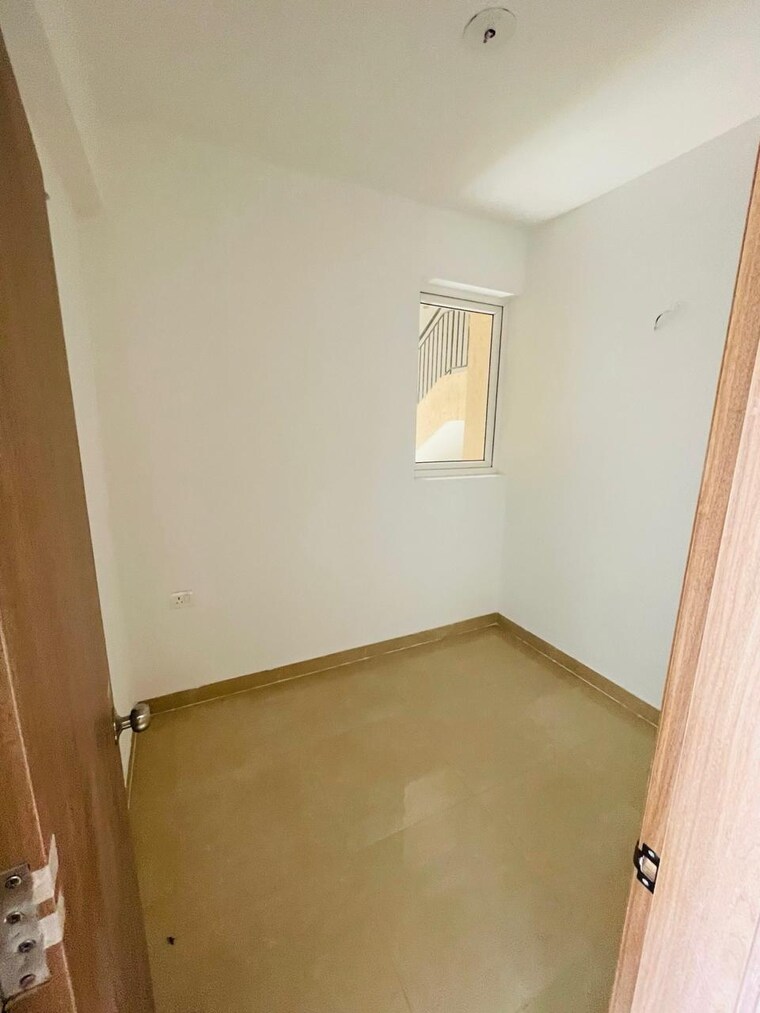 Room, gulshan-bellina 3 Bedroom 999 Sq.Ft. Apartment In Sector 16 Greater Noida Greater Noida 9184395