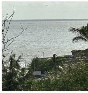 Plot Area in 3 BHK Apartment at Seven Bungalow, Andheri West – for Sale