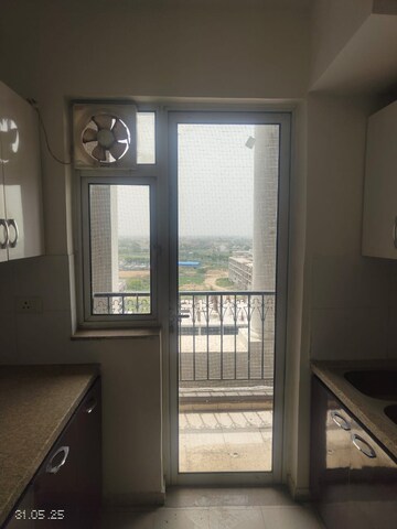 Room in 4 BHK Apartment at DLF New Town Heights III, Sector 91 – for Rent