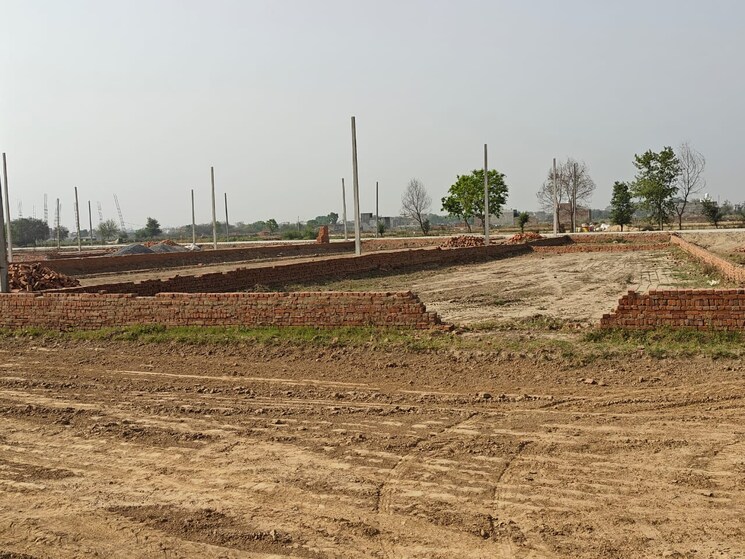undefined, sector swarn nagri  200 Sq.Mt. Plot In Sector Swarn Nagri Greater Noida 9184449
