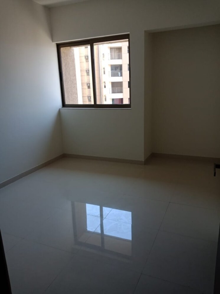Room, lodha-splendora 3 Bedroom 1100 Sq.Ft. Apartment In Ghodbunder Road Thane 9184500
