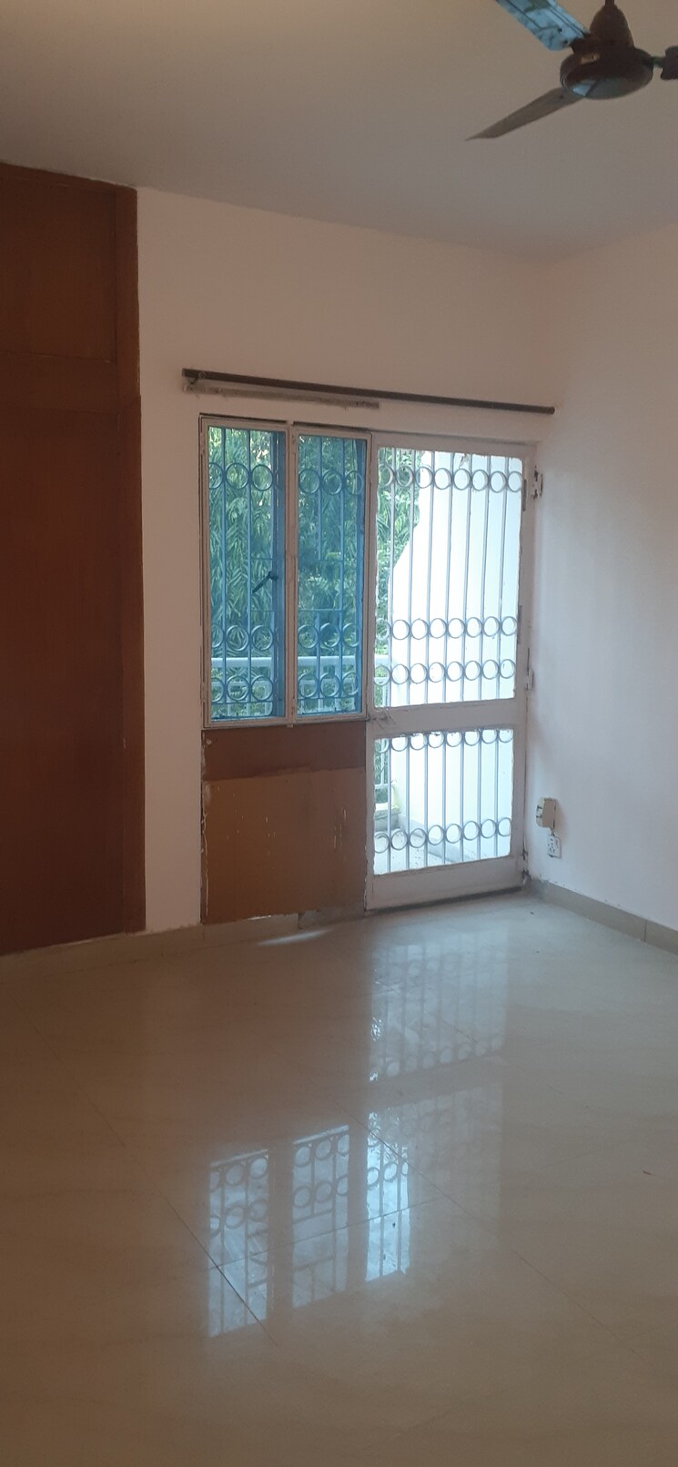 Bedroom, vasant kunj 3 Bedroom 1500 Sq.Ft. Apartment In Vasant Kunj Delhi 9184514