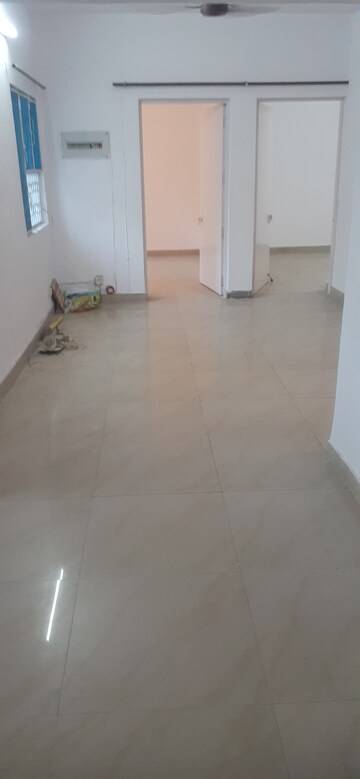 Room in 3 BHK Apartment at Vasant Kunj – for Rent