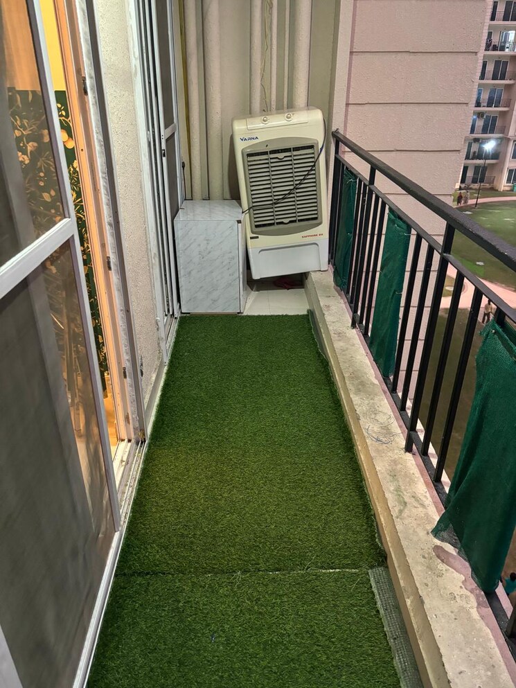 Balcony, signature-the-serenas 2 Bedroom 583 Sq.Ft. Apartment In Sohna Sector 36 Gurgaon 9184574