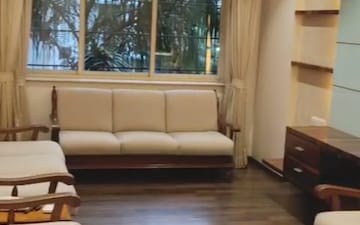 2 BHK Apartment For Rent in Juhu Versova Link Road