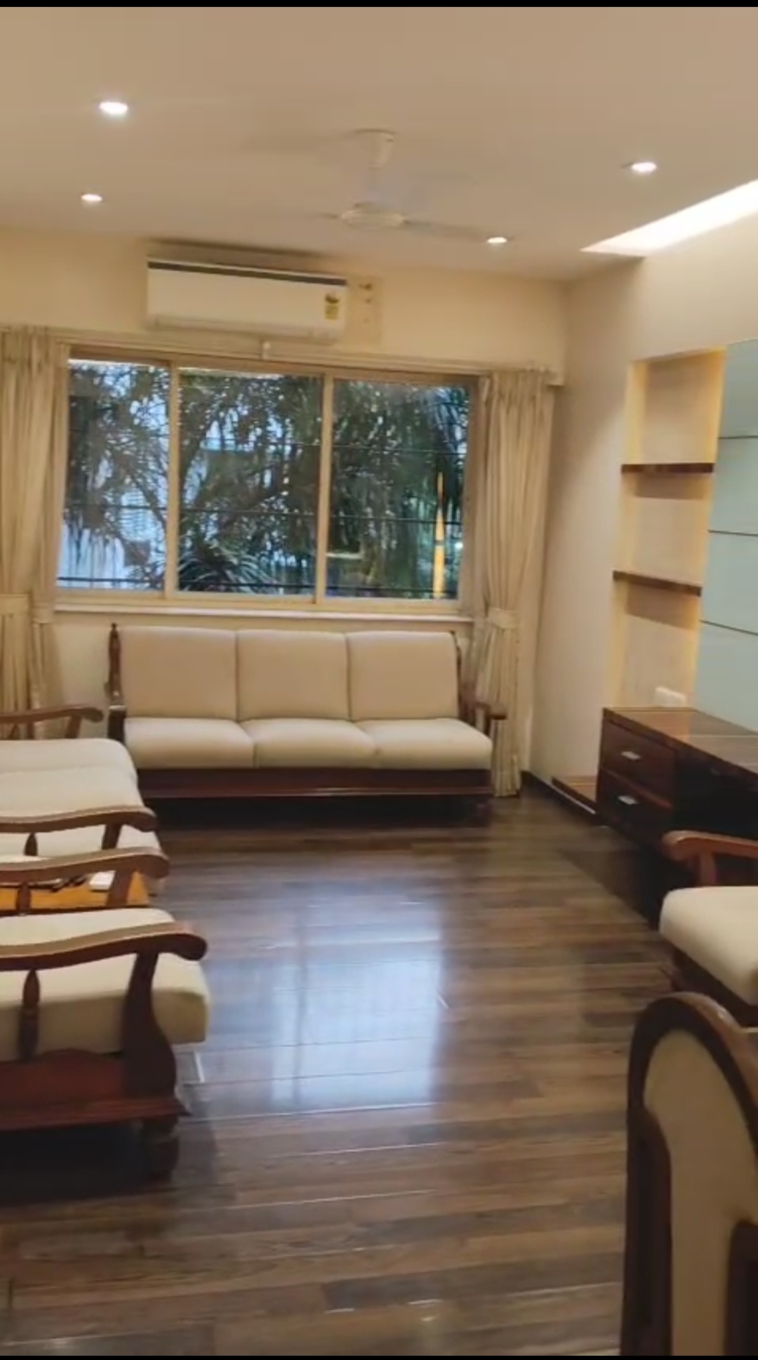 2 BHK Apartment For Rent in Juhu Dhara