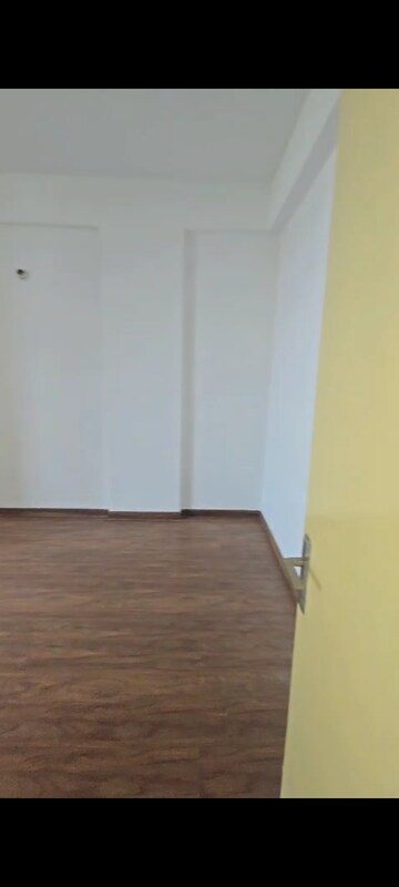 Room in 2 BHK Builder Floor at Greenwood Enclave, Wave City – for Sale