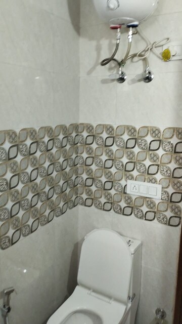 Bathroom in 1 RK Builder Floor at Vasant Kunj – for Rent