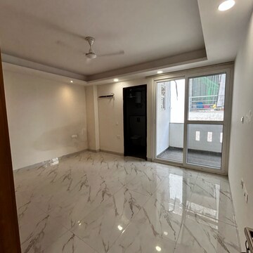 Room in 3 BHK Builder Floor at Ansal Plaza Gurgaon, Carterpuri Village – for Rent