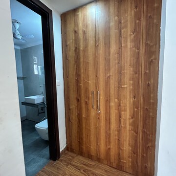 Room in 3 BHK Builder Floor at Ansal Plaza Gurgaon, Carterpuri Village – for Rent