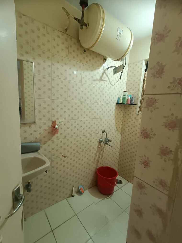 Bathroom, omicron ii greater noida 2 Bedroom 90 Sq.Mt. Independent House In Omicron Ii Greater Noida Greater Noida 9184661