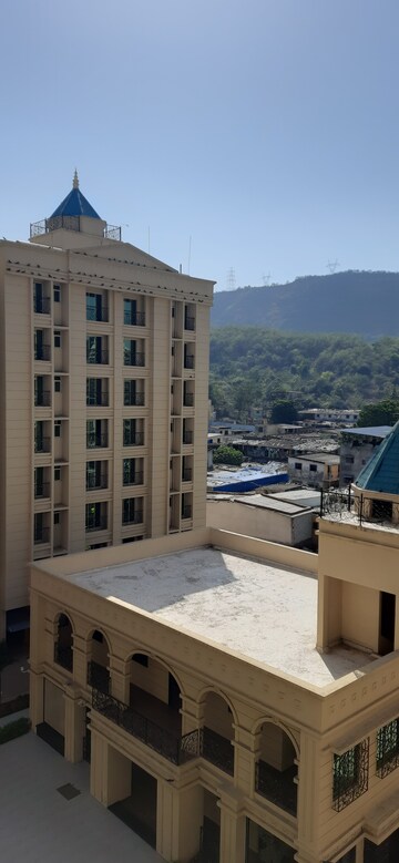 Staircase in 1 BHK Apartment at GE The Universe, Mumbra – for Rent