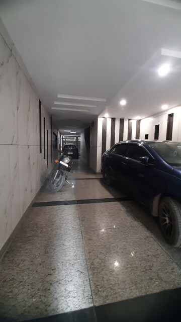 Parking in 2 BHK Builder Floor at Hari Nagar – for Sale